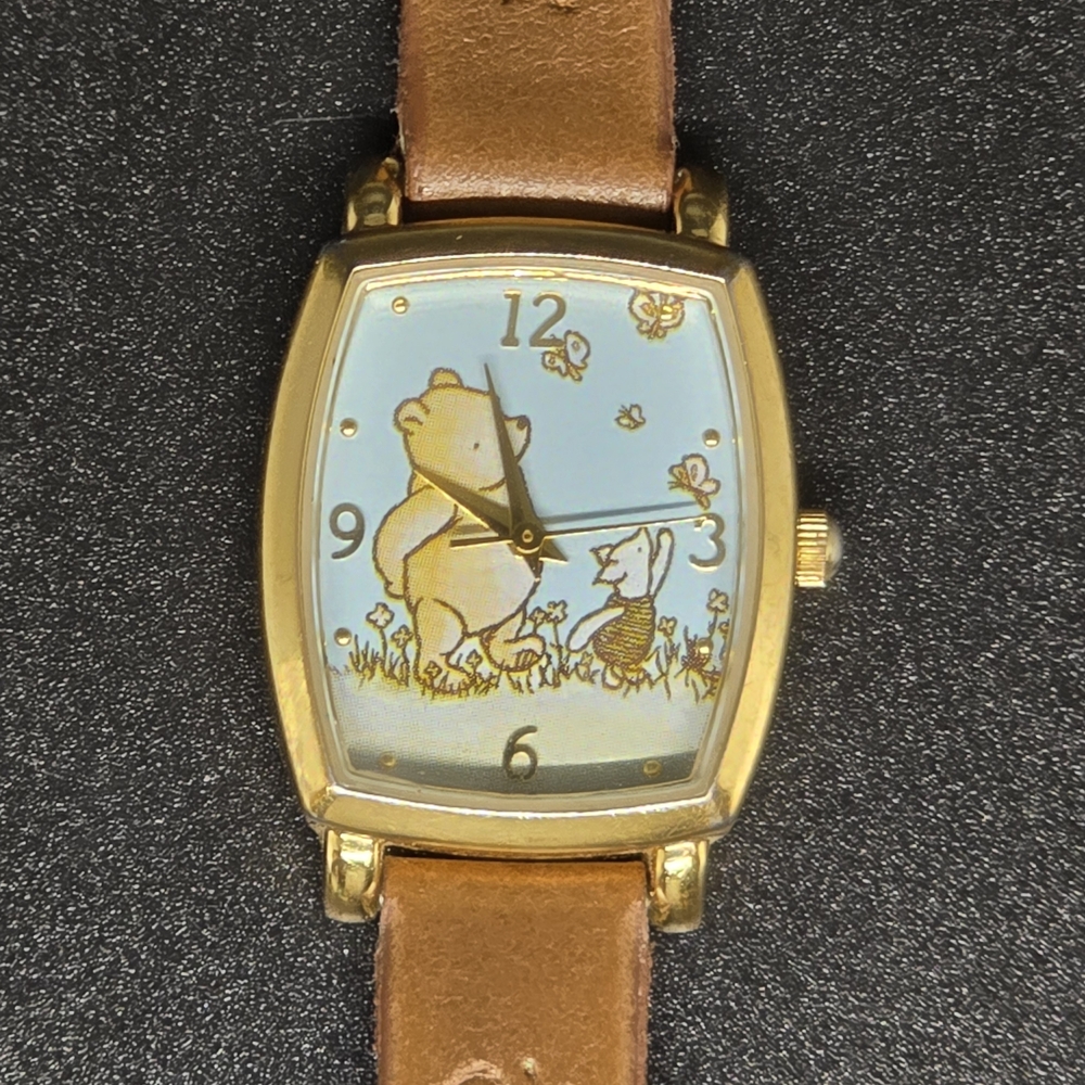 Vintage Disney Winnie the Pooh & Piglet Ladies Gold Tone Quartz Watch SII Seiko